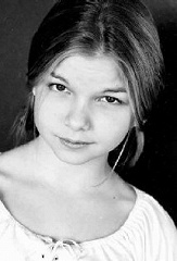 Фото актера Ханна Суонсон