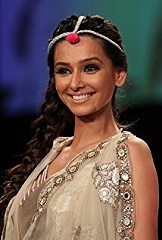 Фото актера Shibani Dandekar